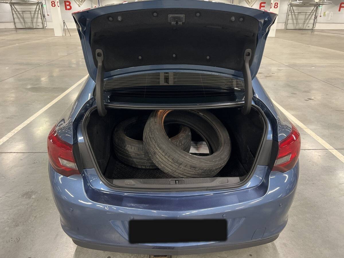 Opel Astra с пробегом — 2013 год. Фото: #9