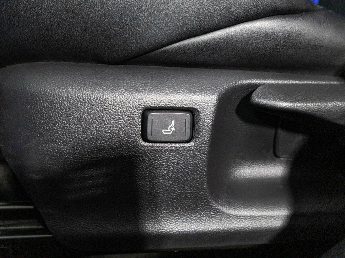 Toyota C-HR с пробегом — 2019 год. Фото: #17