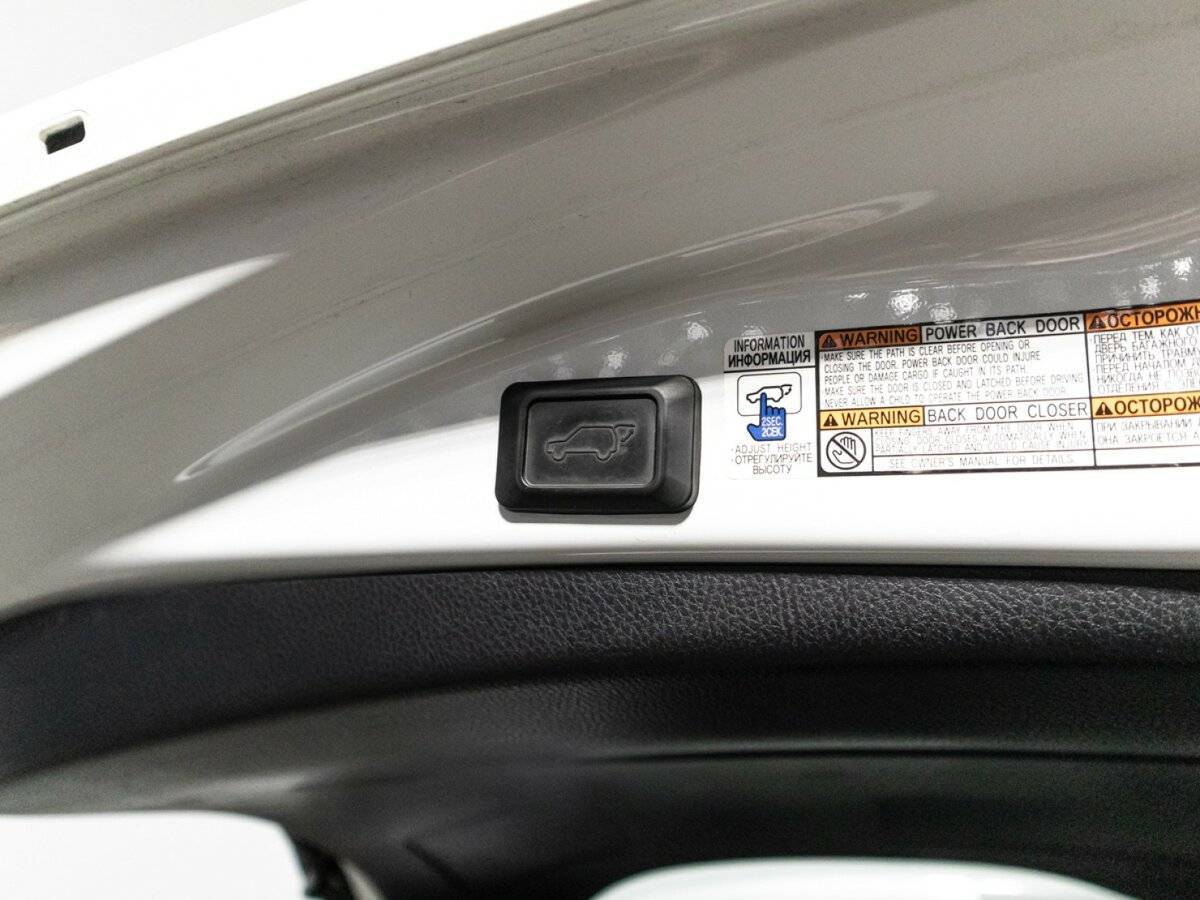 Toyota RAV4 с пробегом — 2018 год. Фото: #15