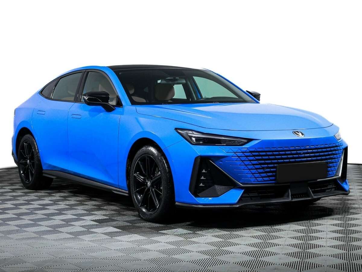 Changan UNI-V с пробегом — 2022 год. Фото: #2