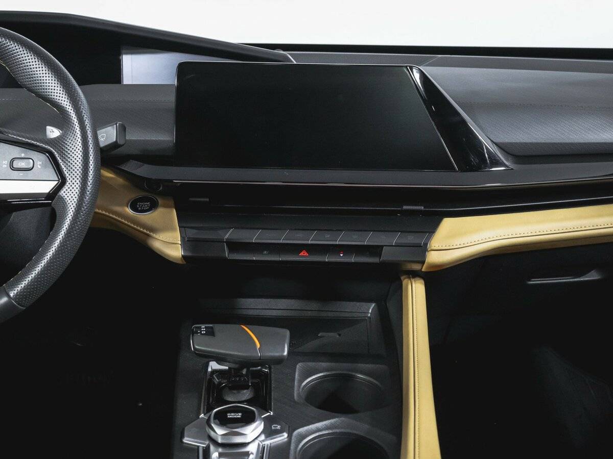 Changan UNI-V с пробегом — 2022 год. Фото: #9