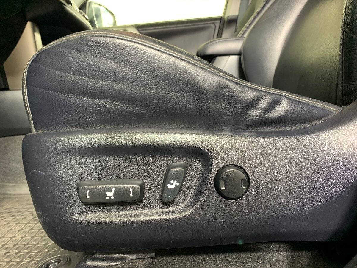 Toyota RAV4 с пробегом — 2013 год. Фото: #15