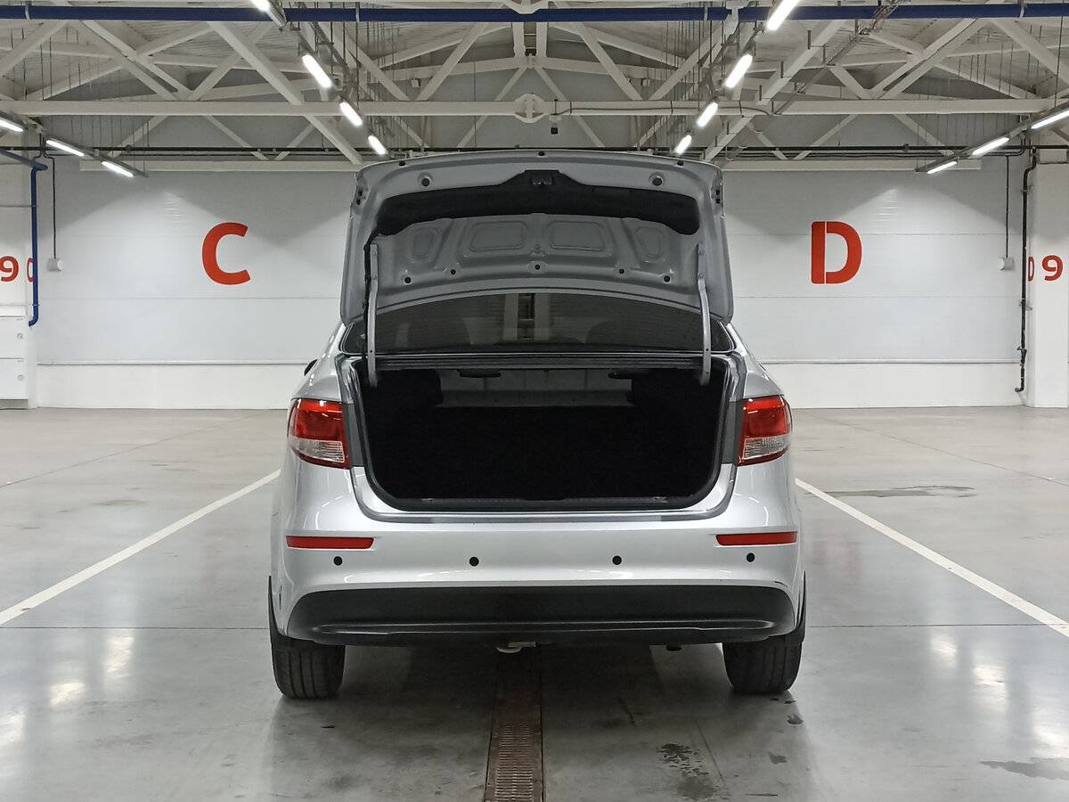 Kia Rio с пробегом — 2015 год. Фото: #9