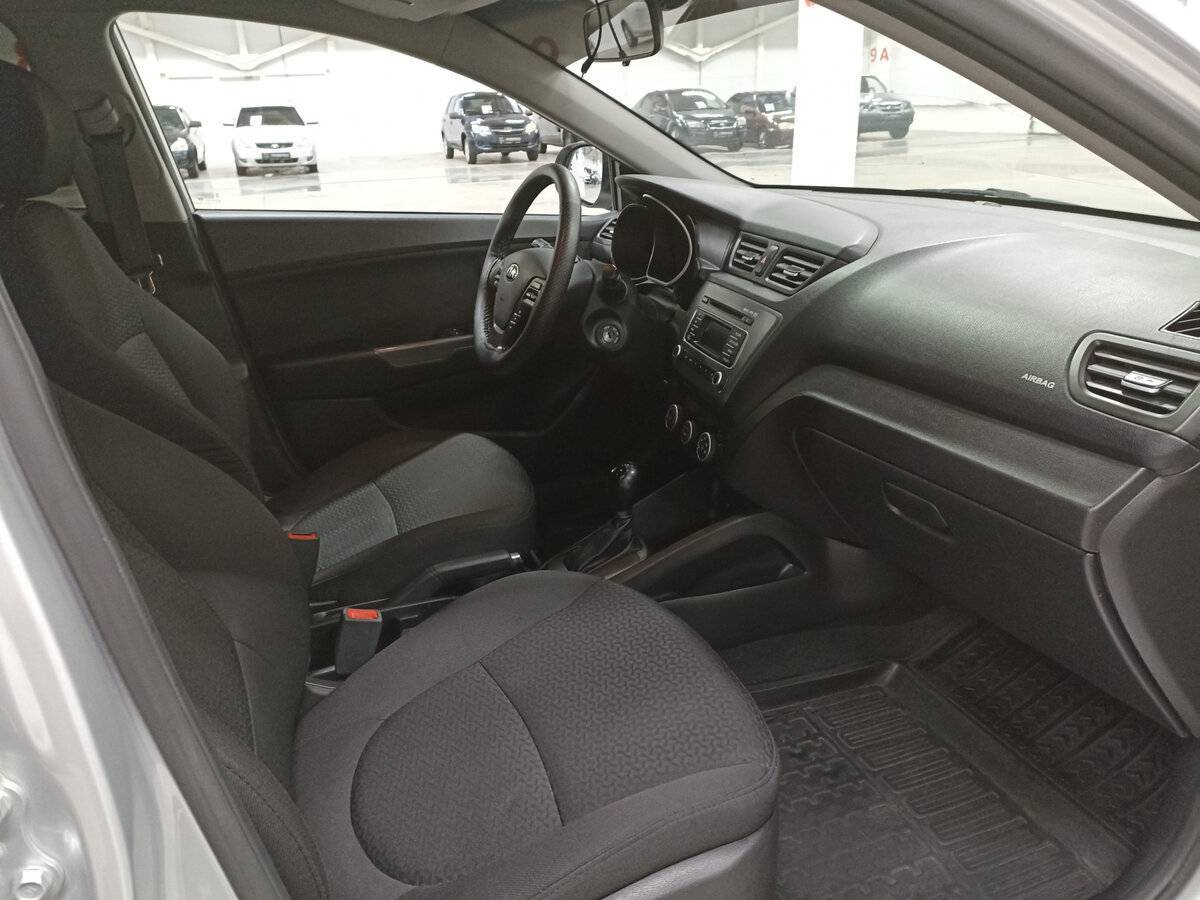 Kia Rio с пробегом — 2015 год. Фото: #10