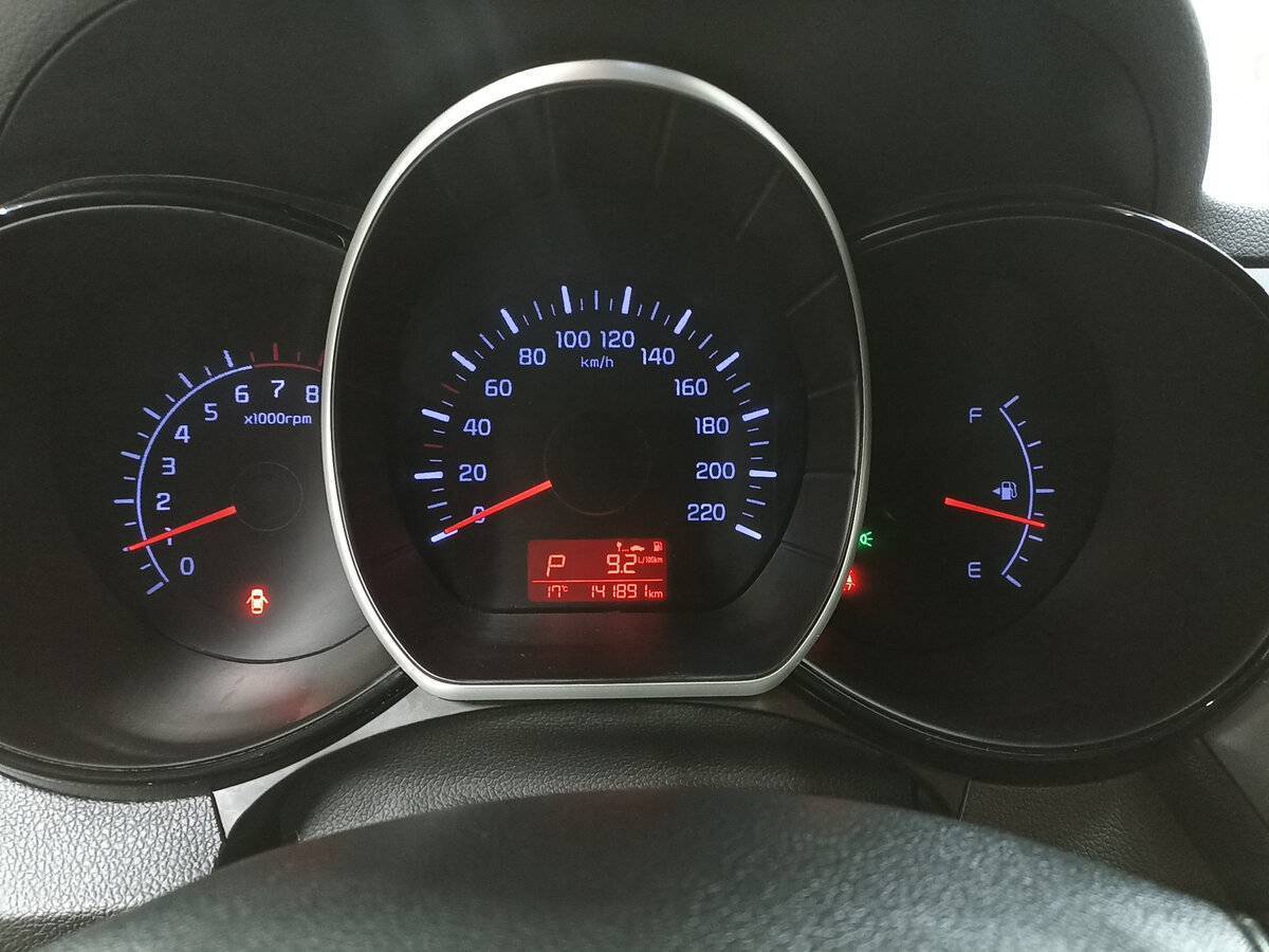 Kia Rio с пробегом — 2015 год. Фото: #12