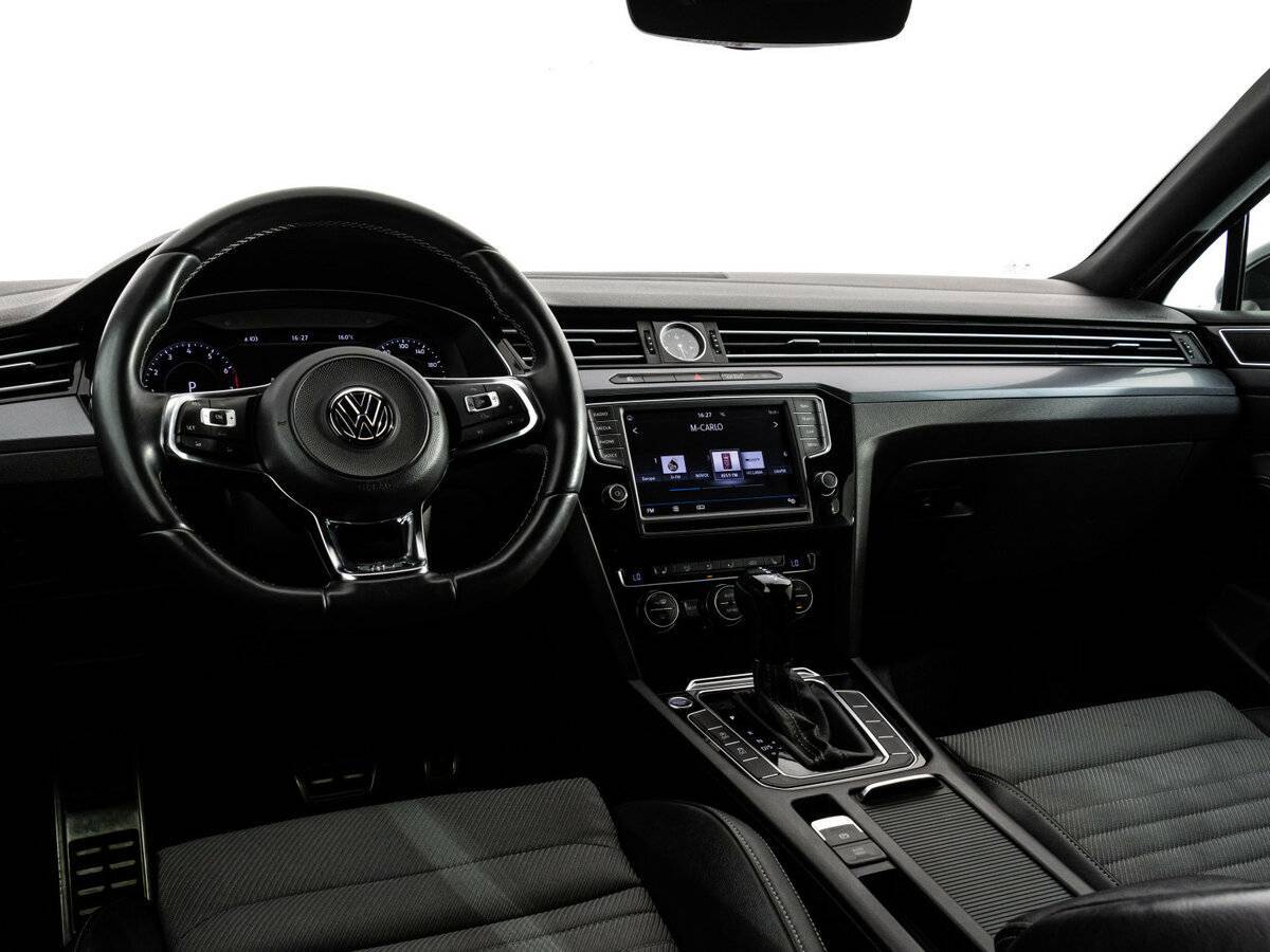 Volkswagen Passat с пробегом — 2016 год. Фото: #10