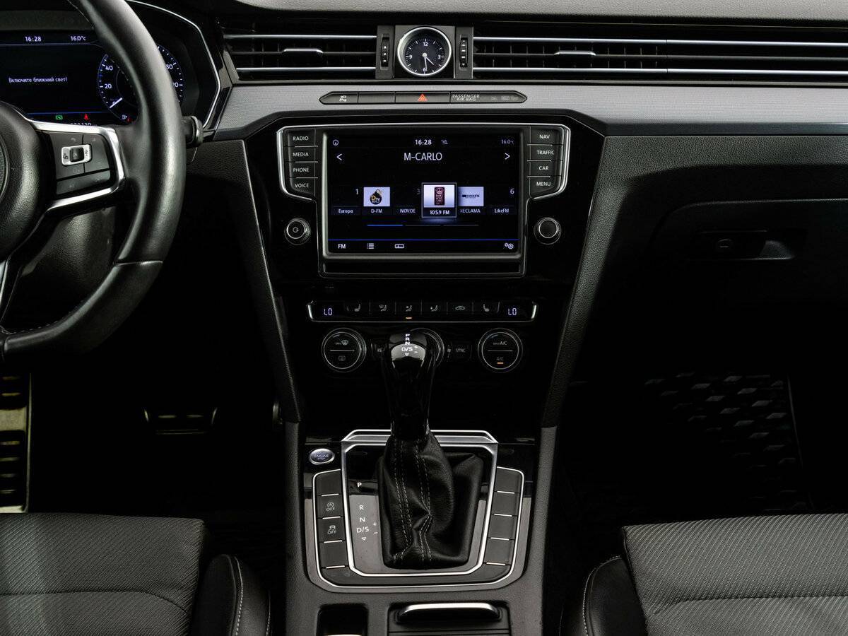 Volkswagen Passat с пробегом — 2016 год. Фото: #12