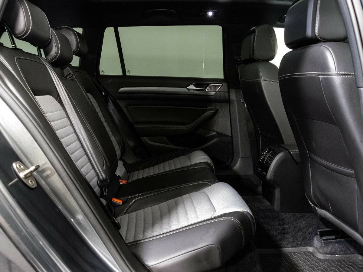 Volkswagen Passat с пробегом — 2016 год. Фото: #16