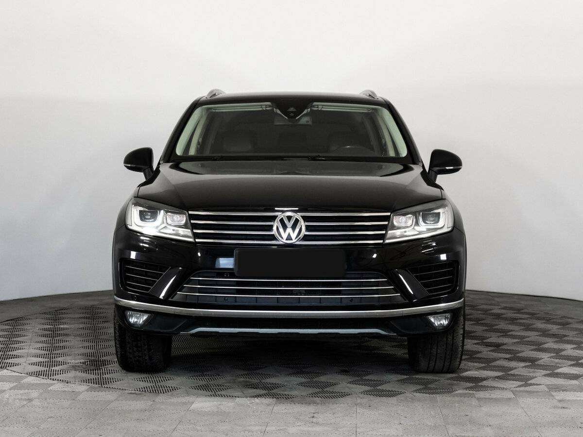 Volkswagen Touareg с пробегом — 2015 год. Фото: #2