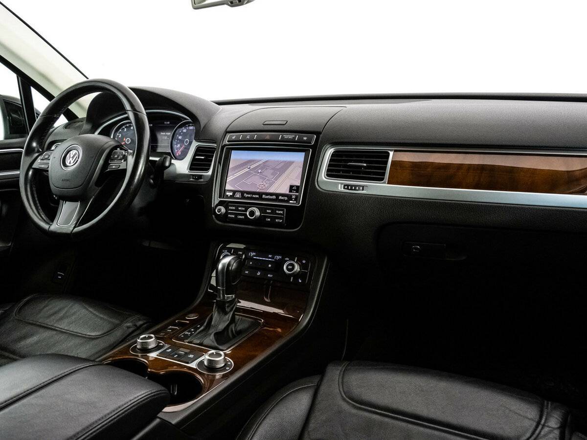 Volkswagen Touareg с пробегом — 2015 год. Фото: #7