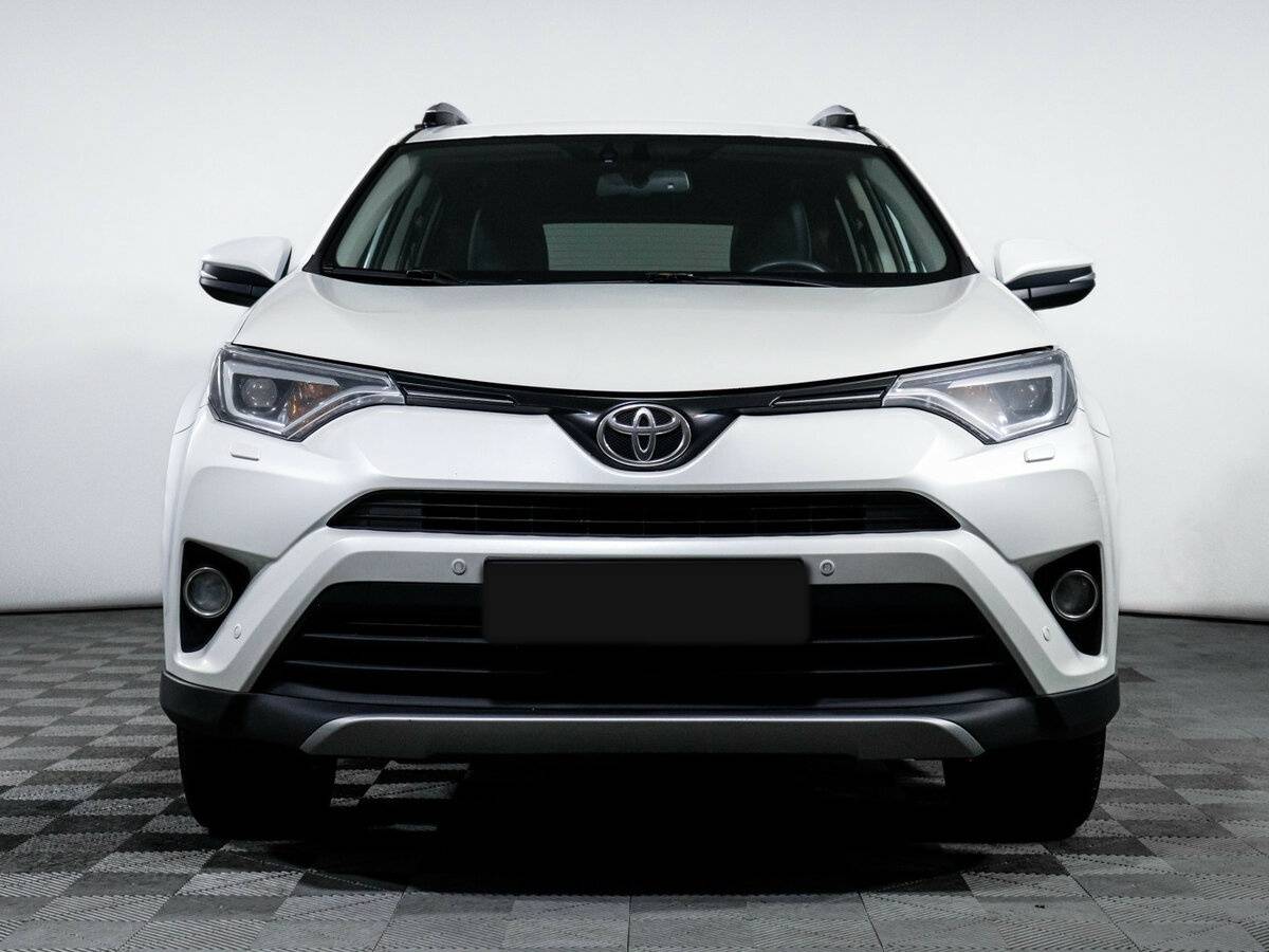 Toyota RAV4 с пробегом — 2018 год. Фото: #1