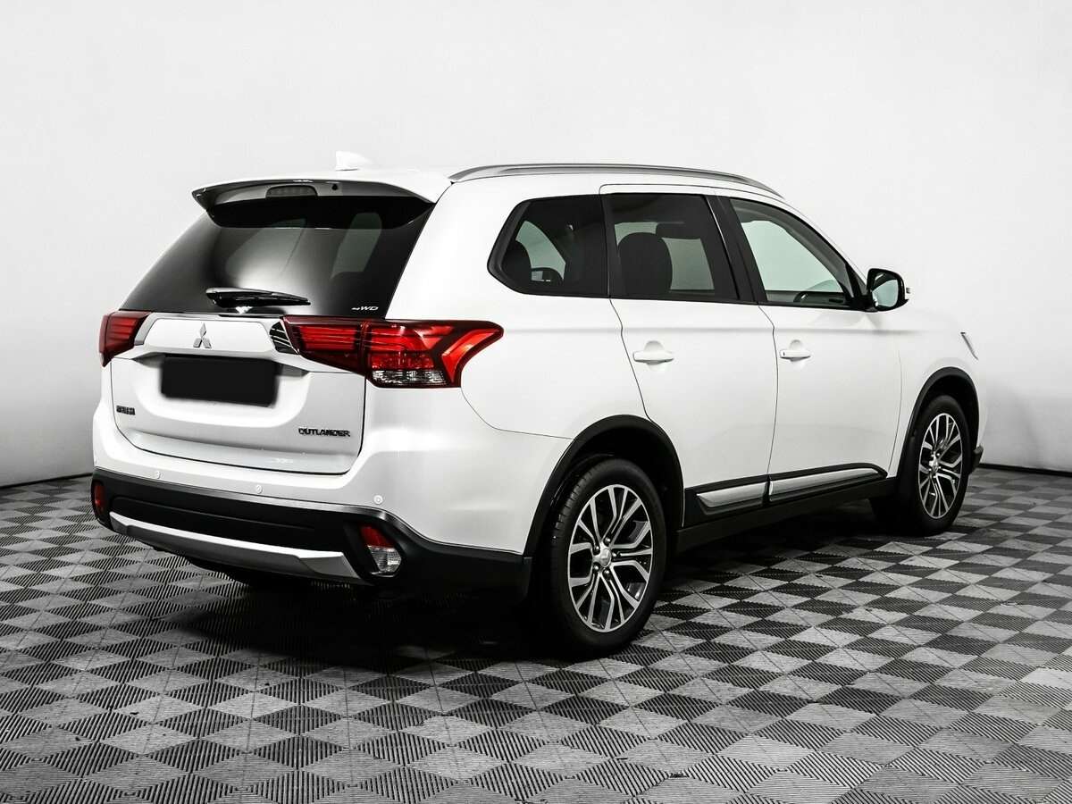 Mitsubishi Outlander с пробегом — 2017 год. Фото: #4
