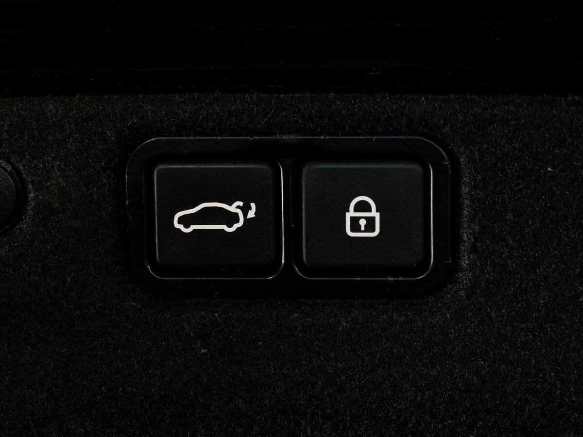 Hyundai Equus с пробегом — 2015 год. Фото: #31