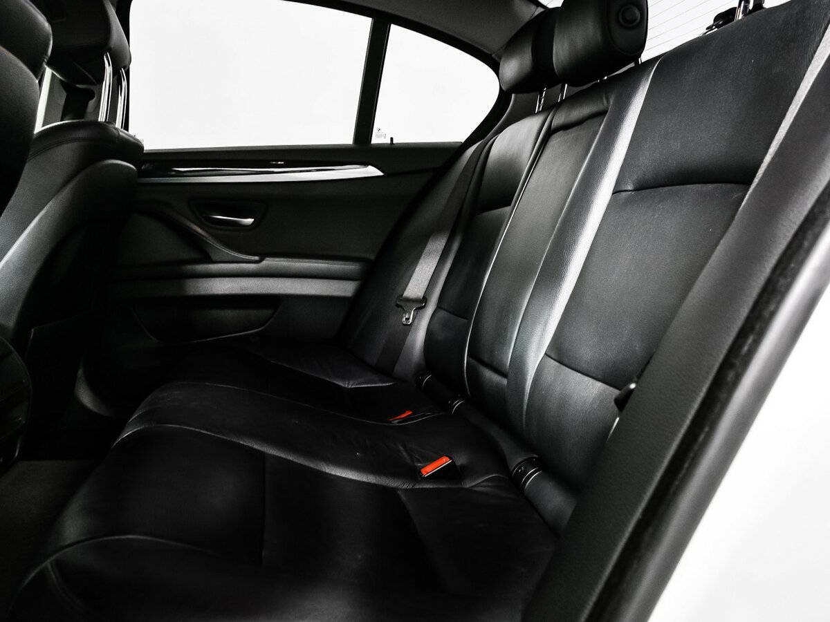 BMW 5 серии с пробегом — 2014 год. Фото: #11