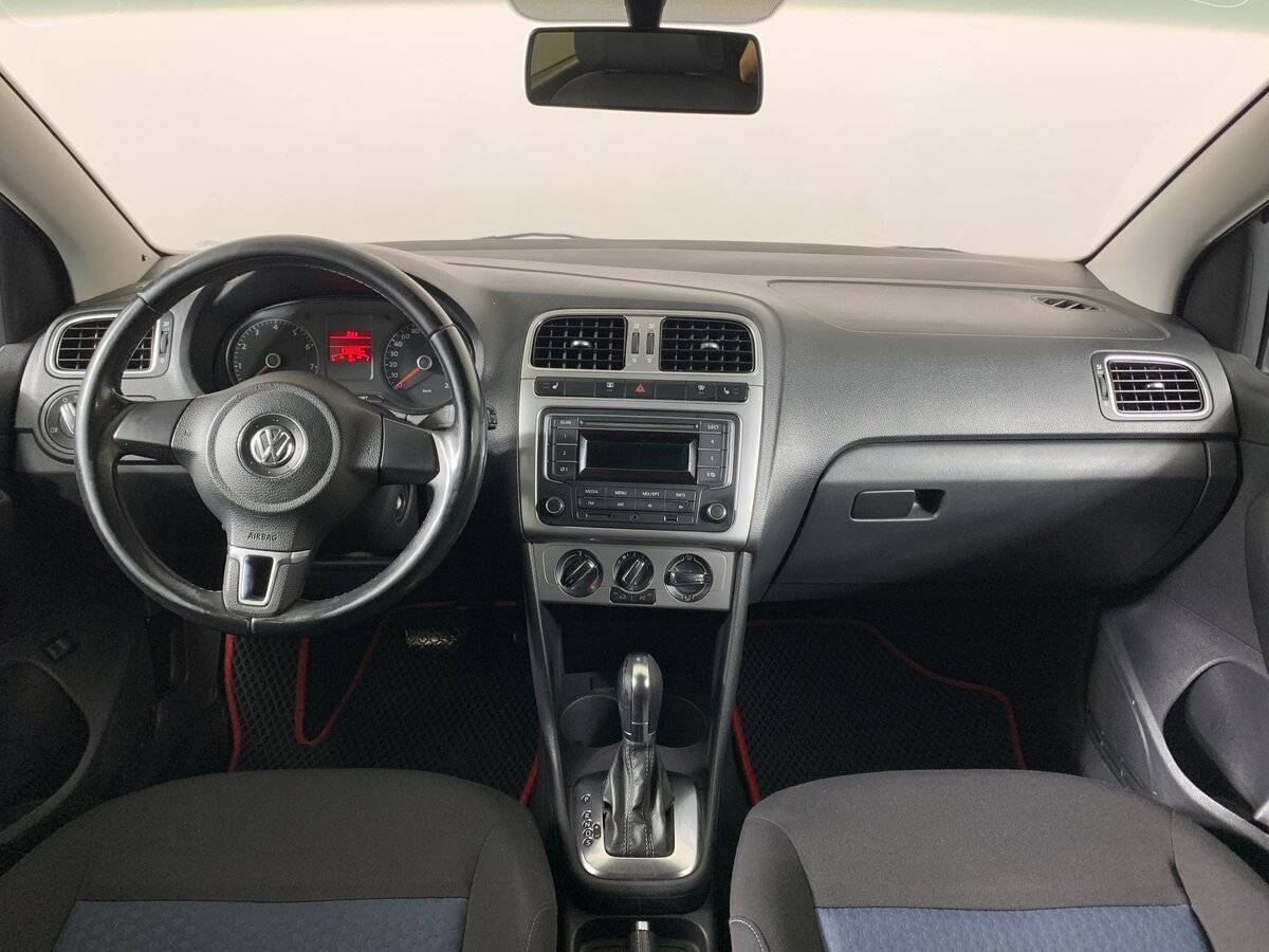 Volkswagen Polo с пробегом — 2013 год. Фото: #8