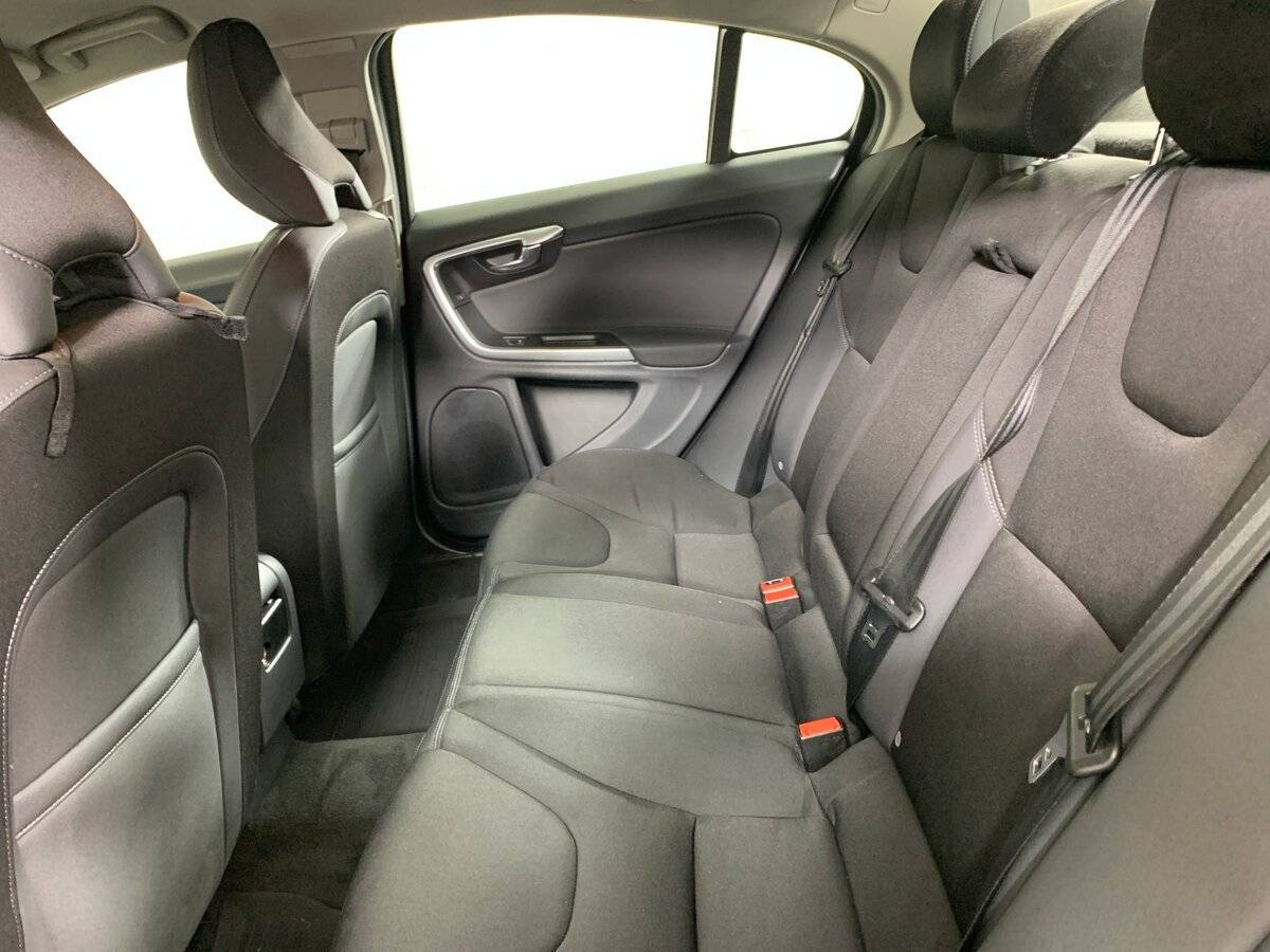 Volvo S60 с пробегом — 2014 год. Фото: #17