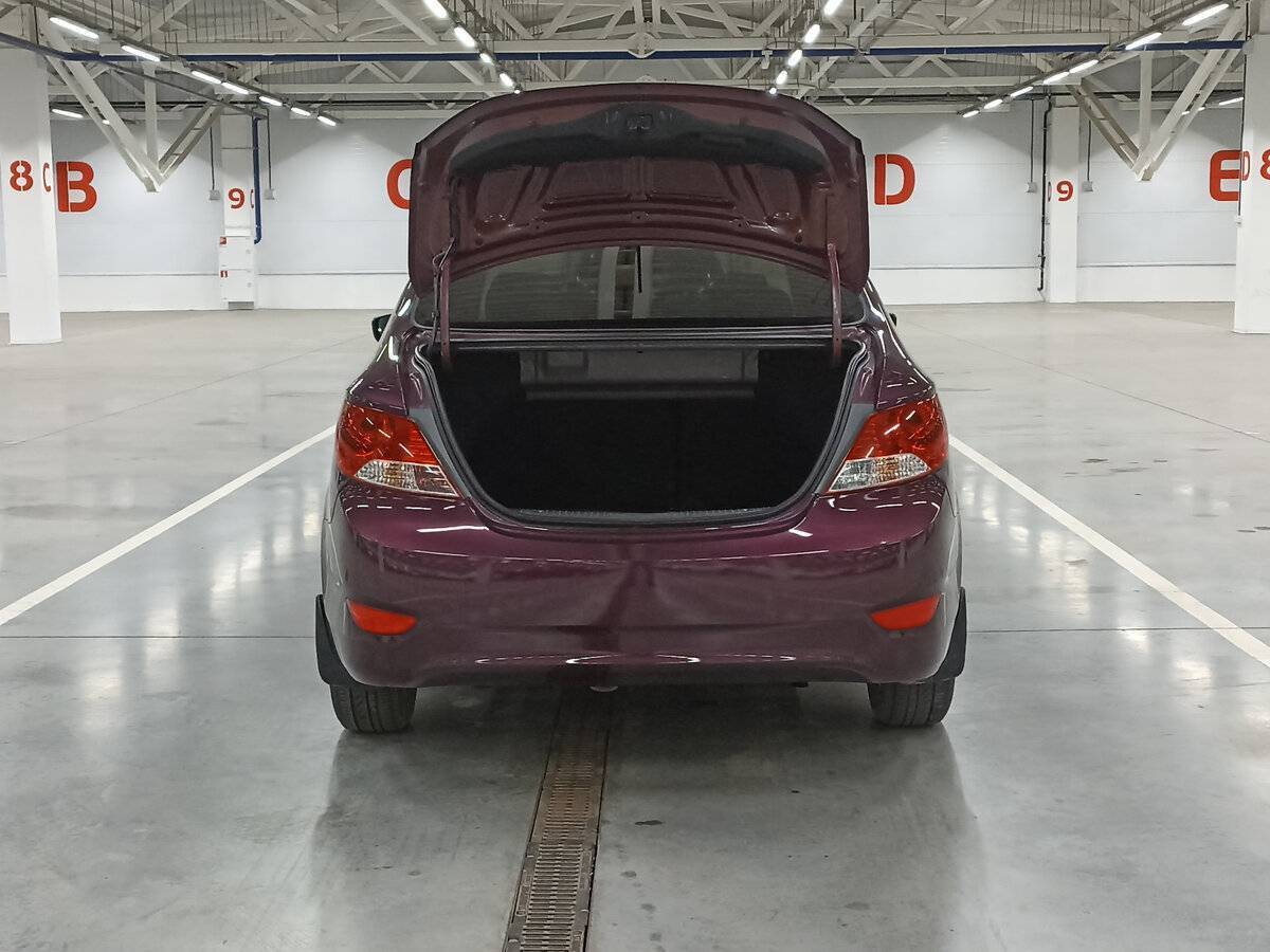 Hyundai Solaris с пробегом — 2013 год. Фото: #9
