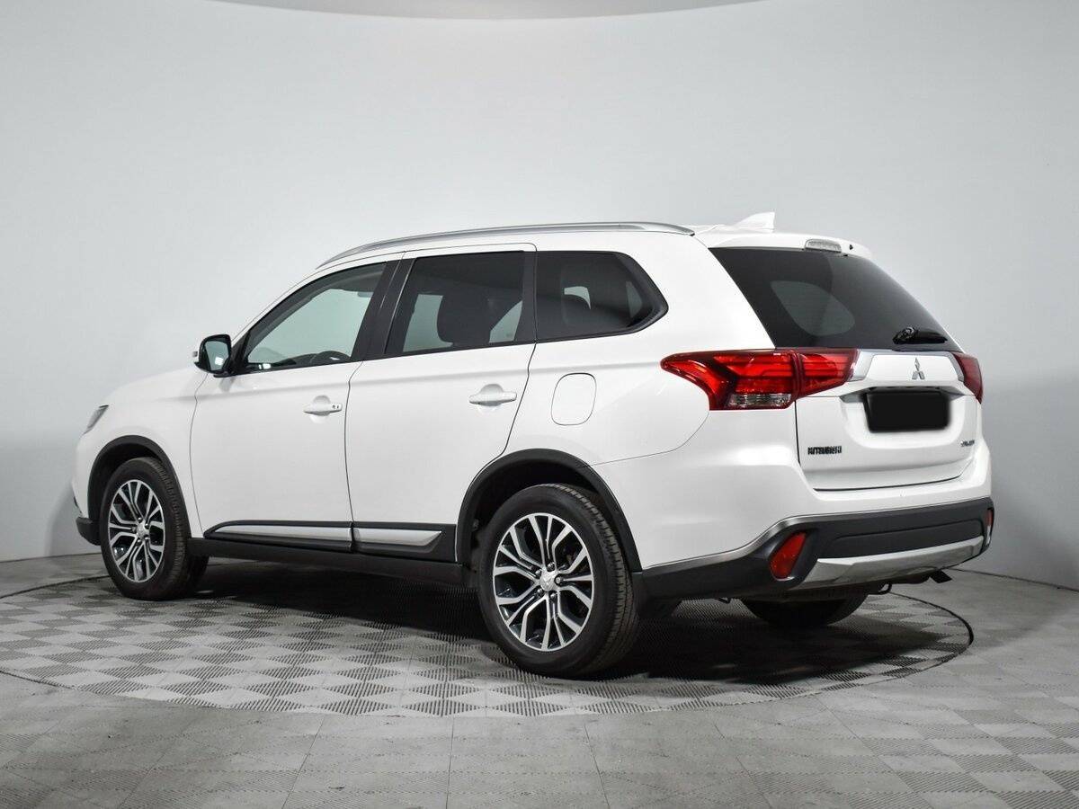 Mitsubishi Outlander с пробегом — 2018 год. Фото: #6