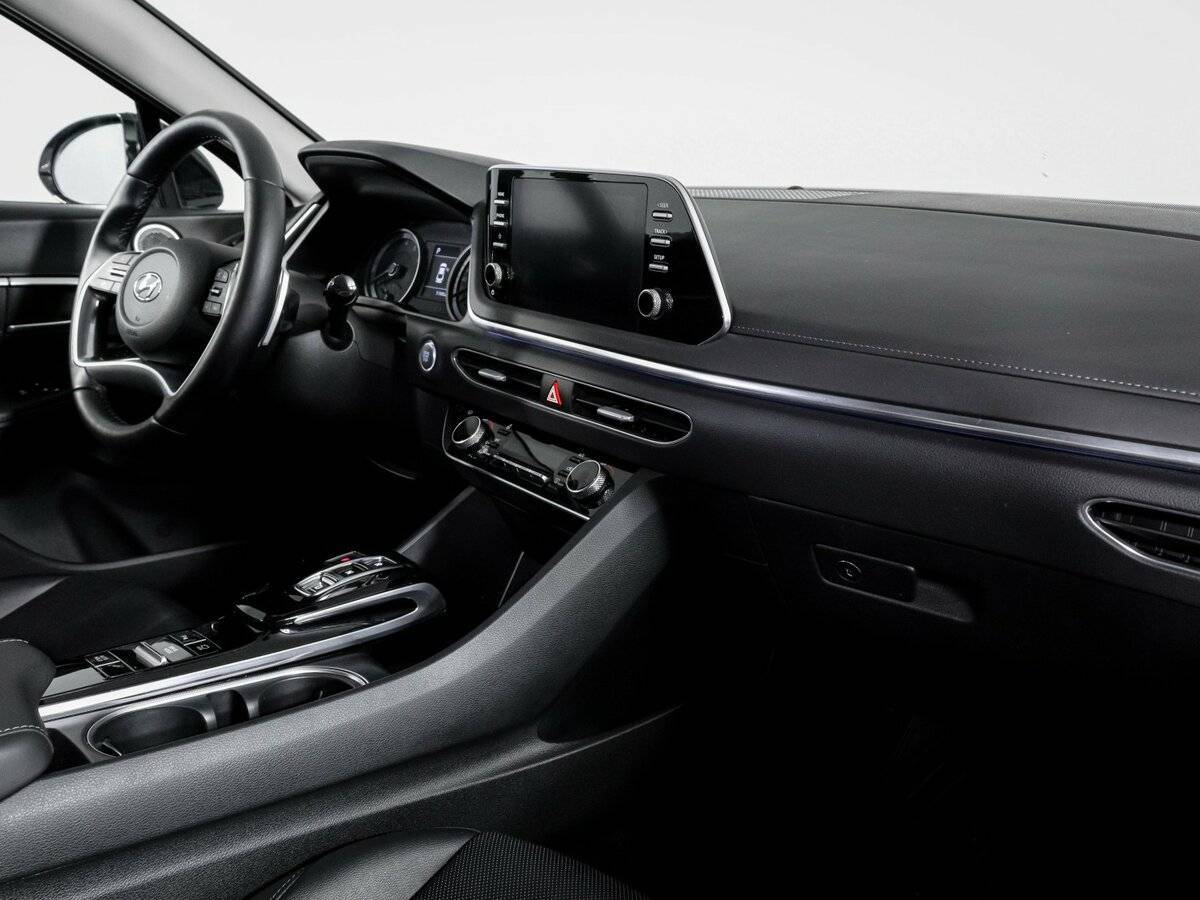Hyundai Sonata с пробегом — 2021 год. Фото: #8