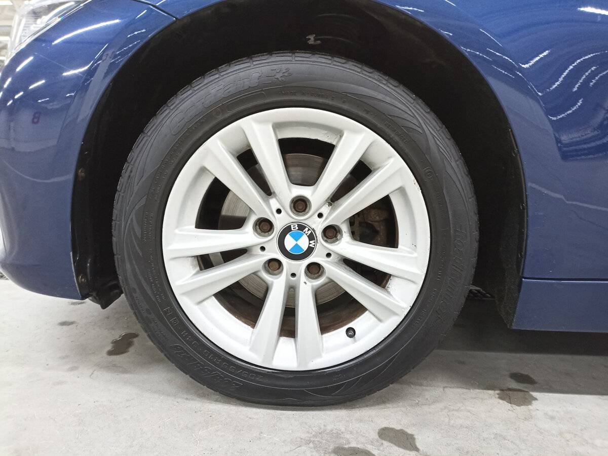 BMW 3 серии с пробегом — 2016 год. Фото: #17