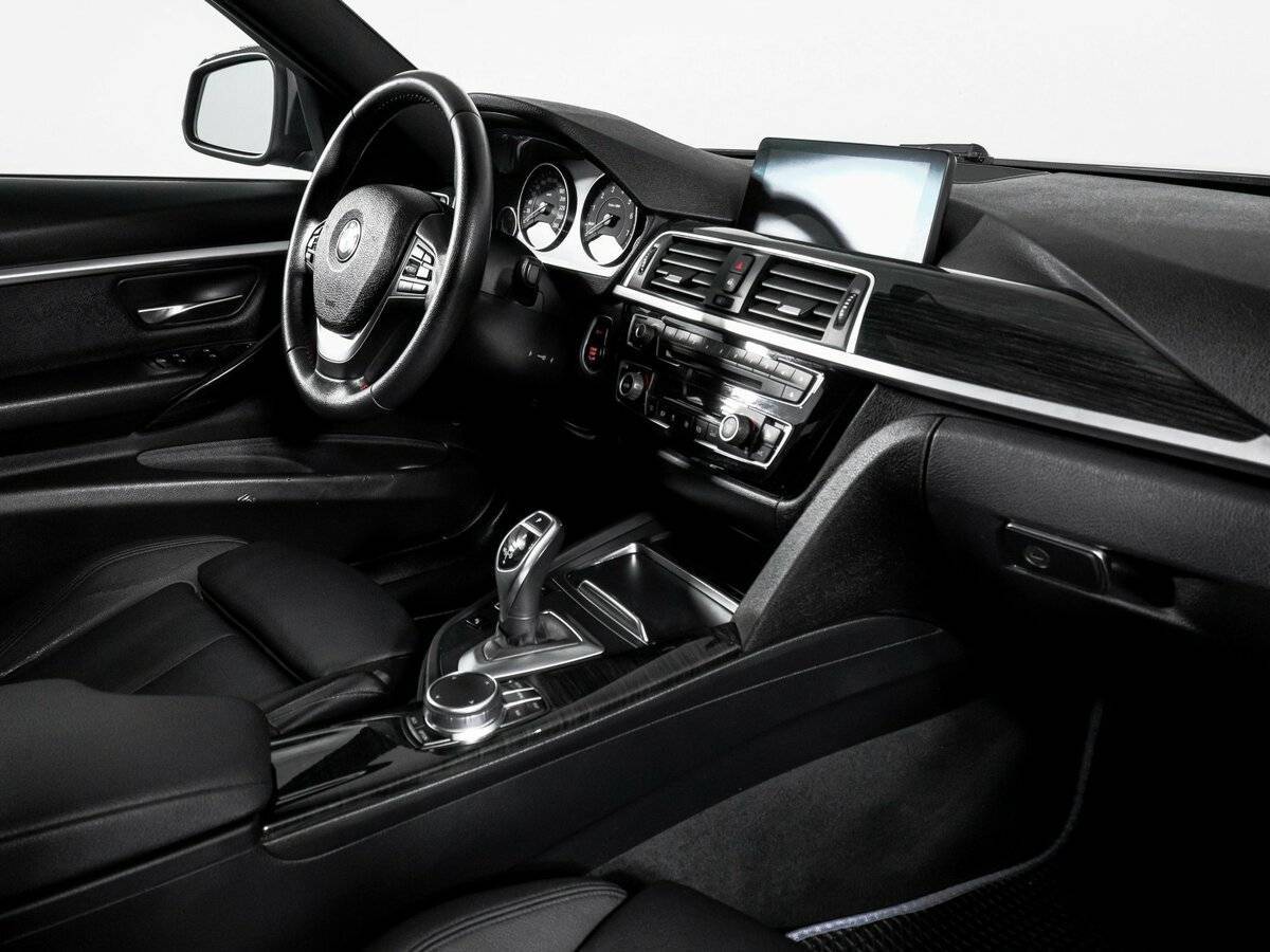 BMW 3 серии с пробегом — 2017 год. Фото: #8