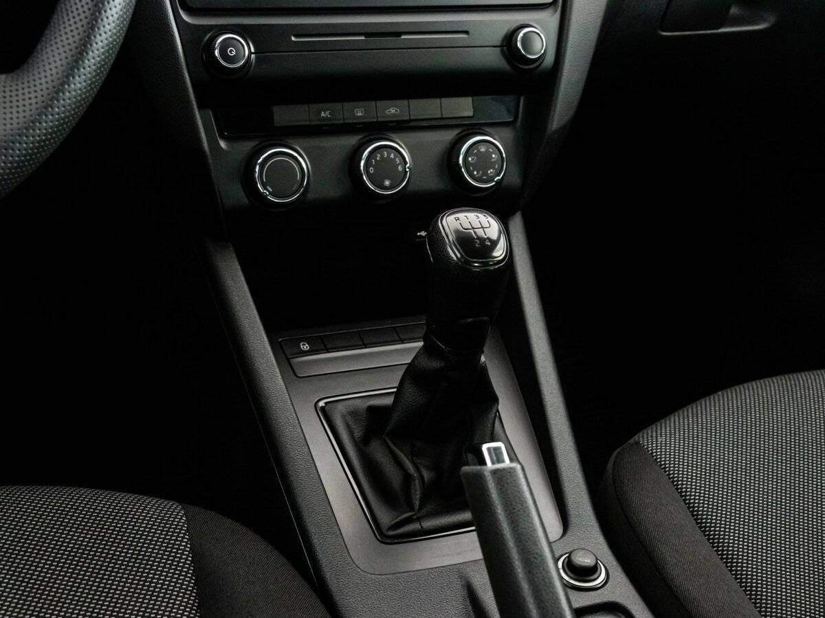 Skoda Octavia с пробегом — 2013 год. Фото: #12