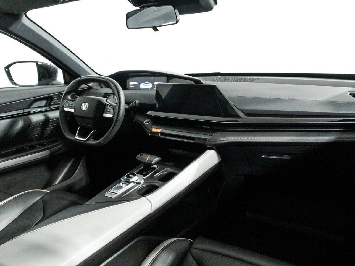 Changan UNI-V с пробегом — 2023 год. Фото: #8