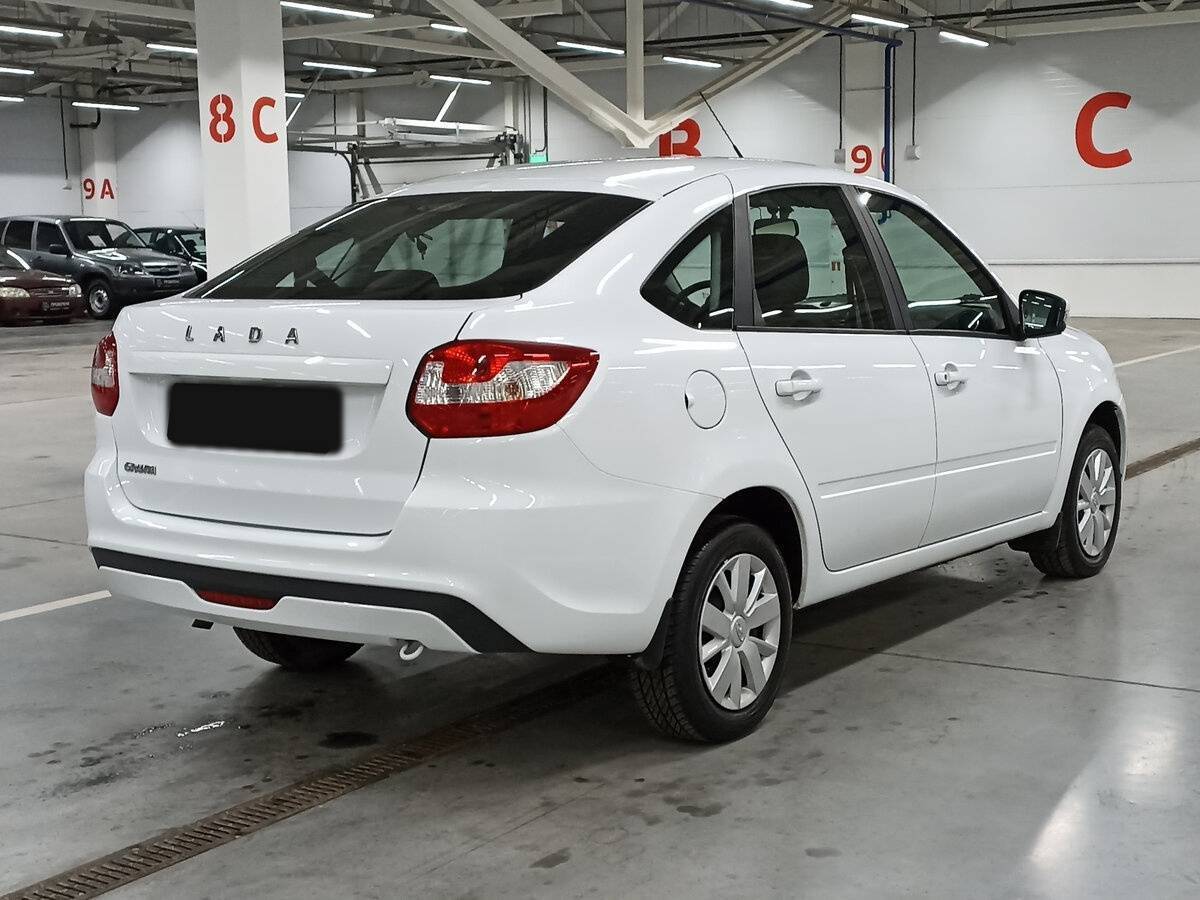 Lada (ВАЗ) Granta с пробегом — 2023 год. Фото: #4