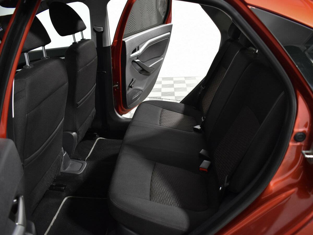 Lada (ВАЗ) Vesta с пробегом — 2016 год. Фото: #10