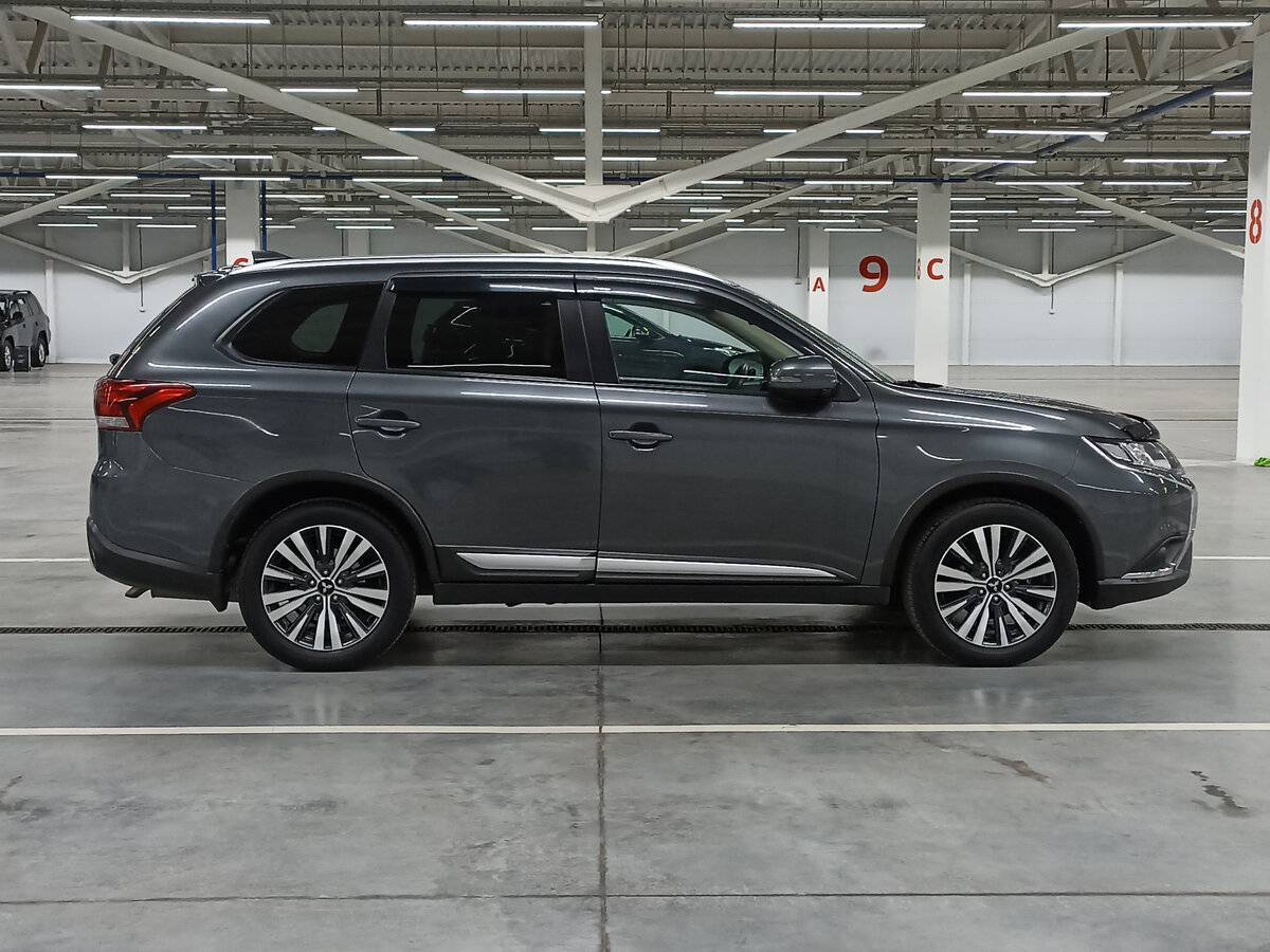 Mitsubishi Outlander с пробегом — 2020 год. Фото: #3