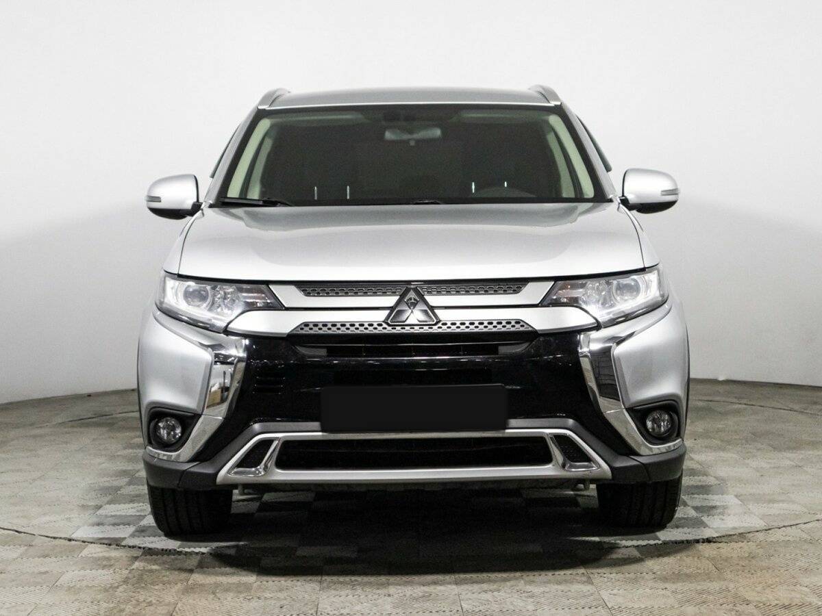 Mitsubishi Outlander с пробегом — 2020 год. Фото: #1