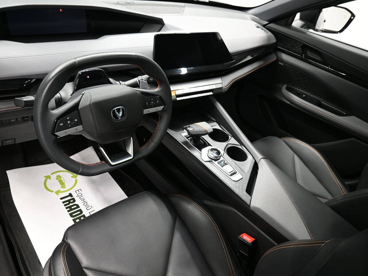 Changan UNI-V с пробегом — 2023 год. Фото: #7