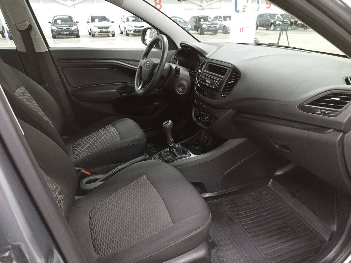 Lada (ВАЗ) Vesta с пробегом — 2016 год. Фото: #10