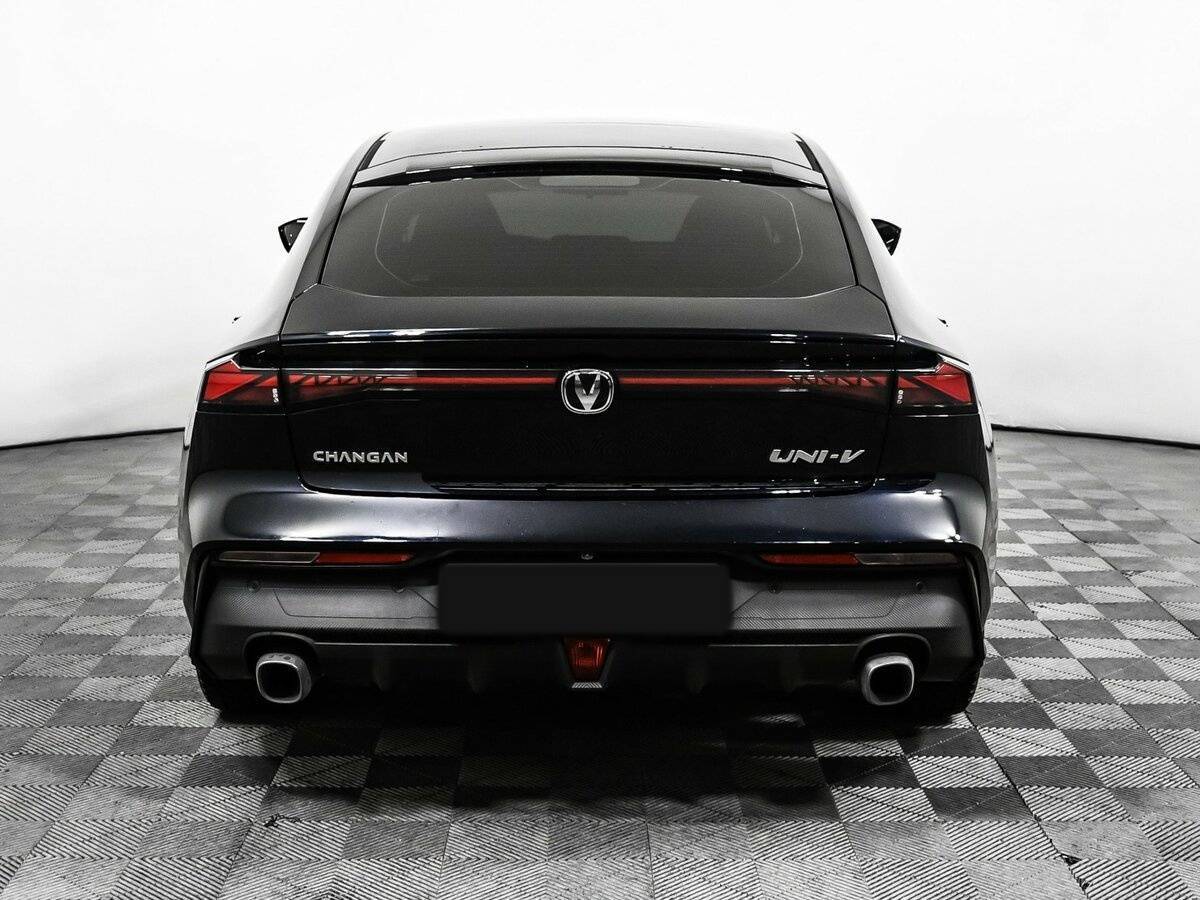 Changan UNI-V с пробегом — 2024 год. Фото: #5