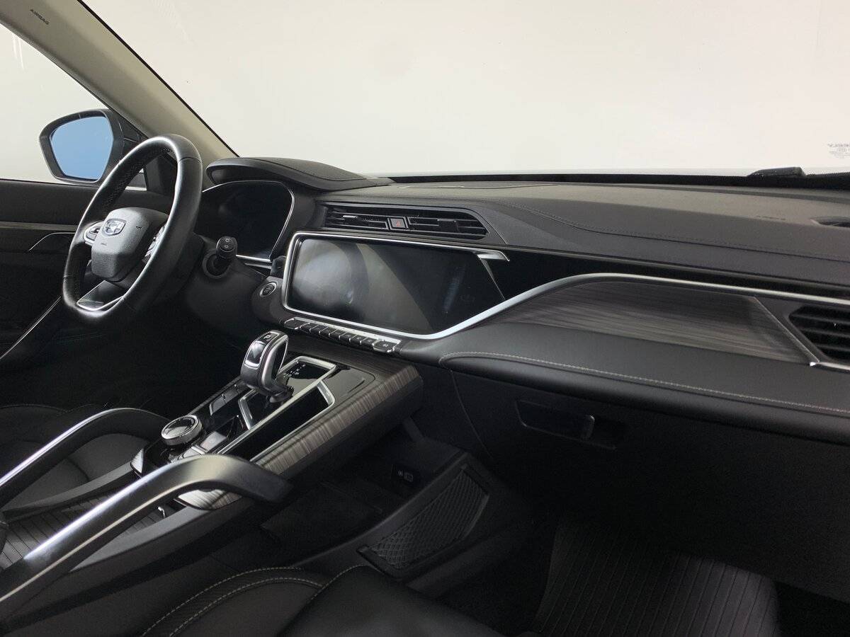 Geely Atlas Pro с пробегом — 2022 год. Фото: #11