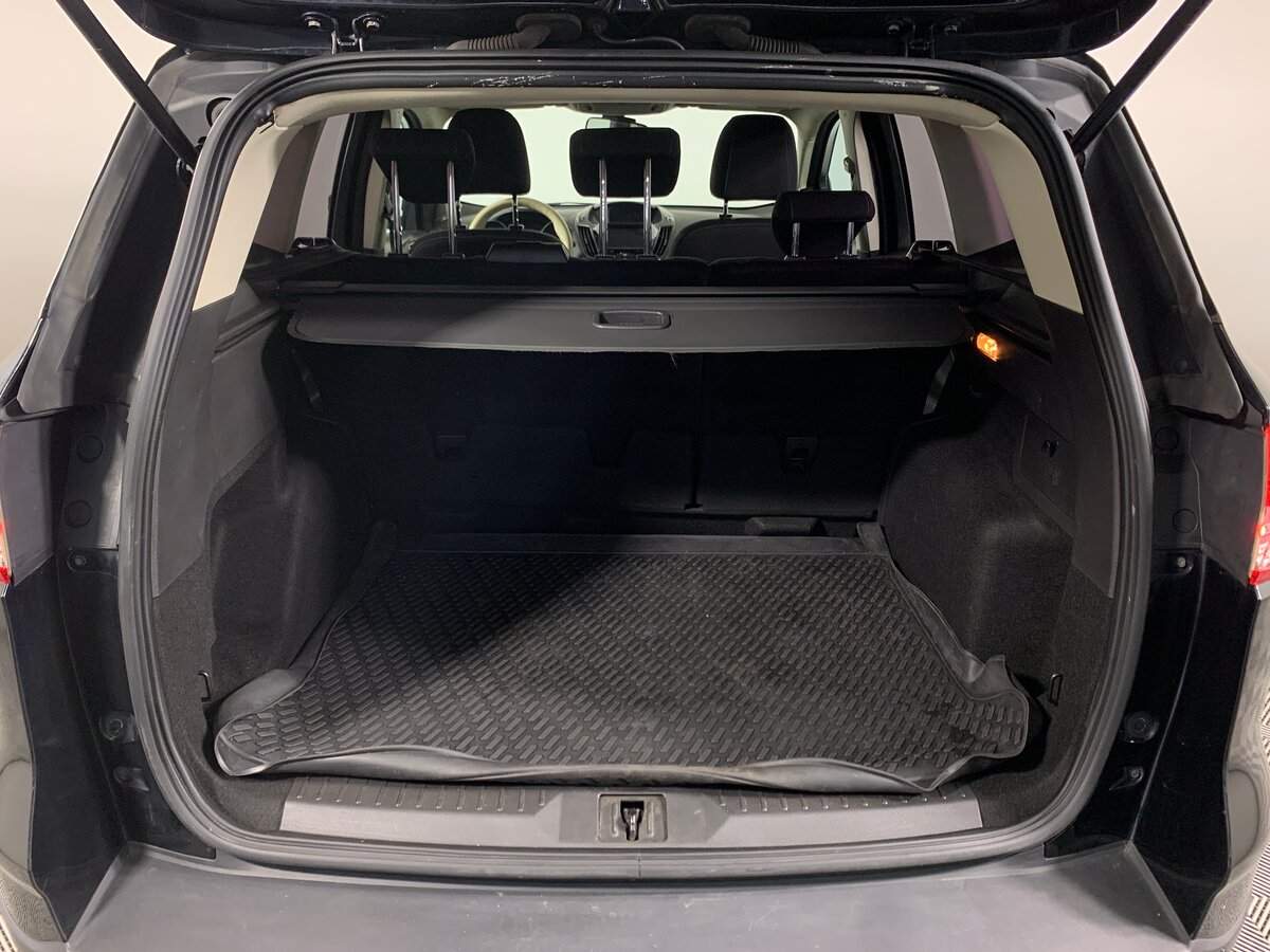 Ford Kuga с пробегом — 2016 год. Фото: #18