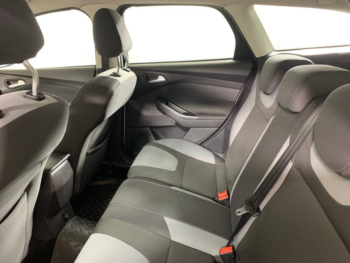 Ford Focus с пробегом — 2012 год. Фото: #16