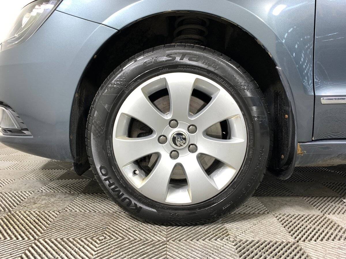 Skoda Superb с пробегом — 2014 год. Фото: #8