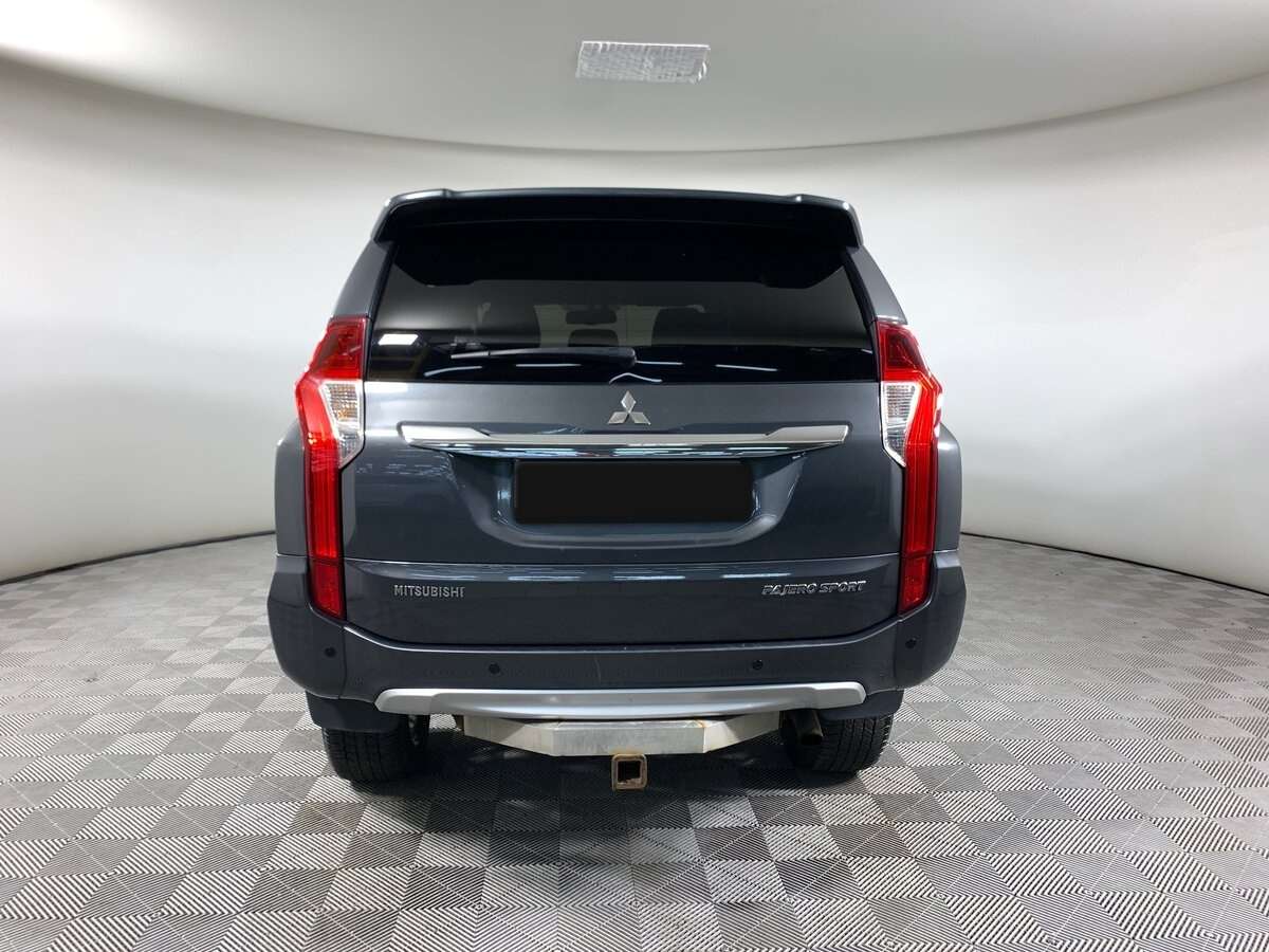 Mitsubishi Pajero Sport с пробегом — 2018 год. Фото: #5