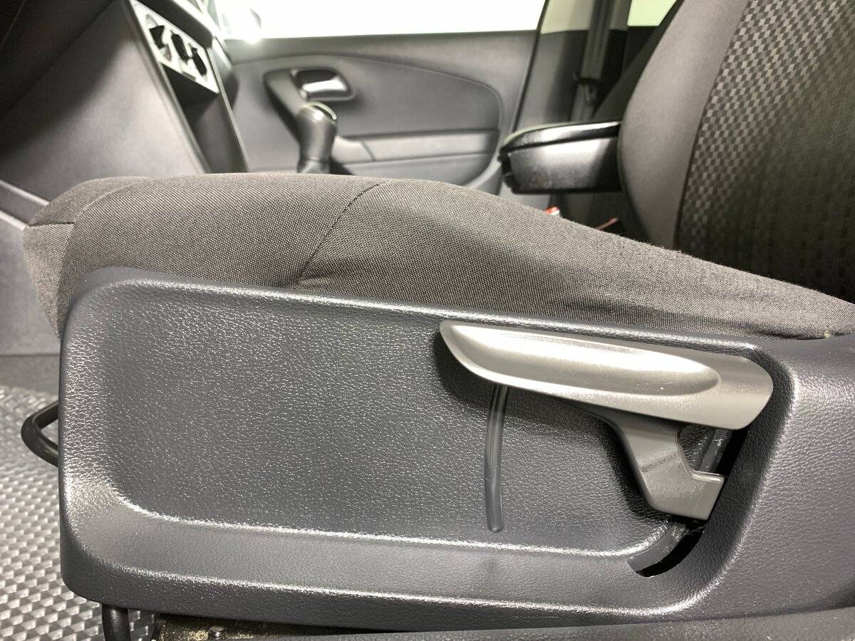 Volkswagen Polo с пробегом — 2018 год. Фото: #14