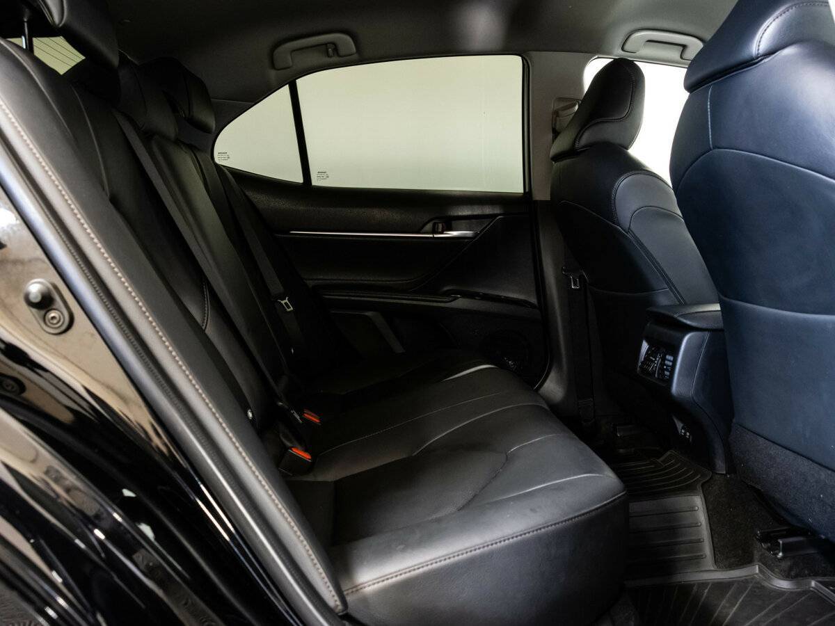 Toyota Camry с пробегом — 2019 год. Фото: #18