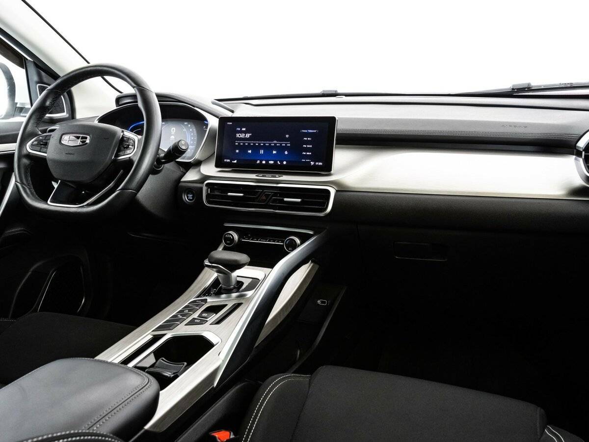 Geely Coolray с пробегом — 2023 год. Фото: #8