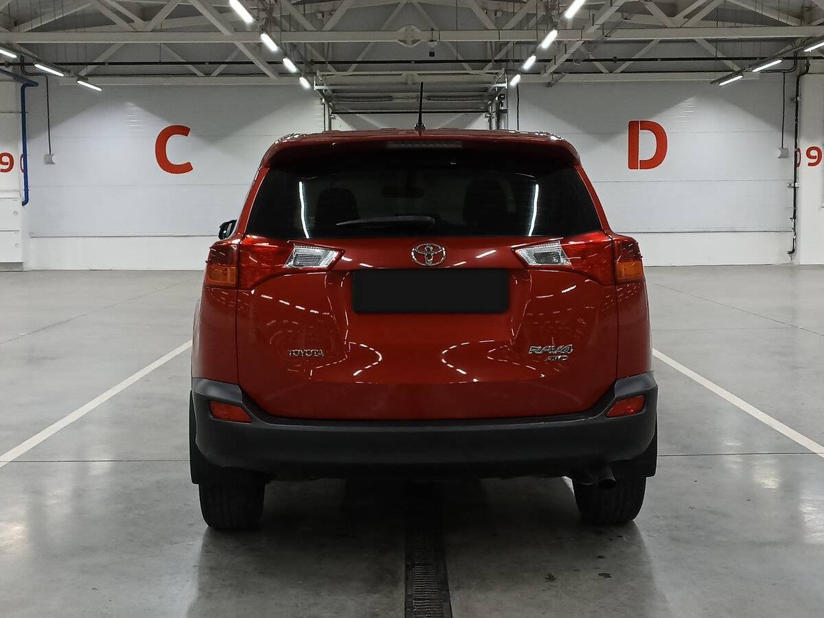 Toyota RAV4 с пробегом — 2014 год. Фото: #5