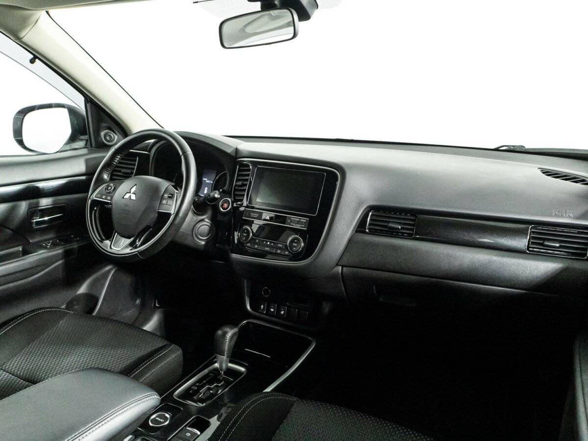 Mitsubishi Outlander с пробегом — 2018 год. Фото: #8