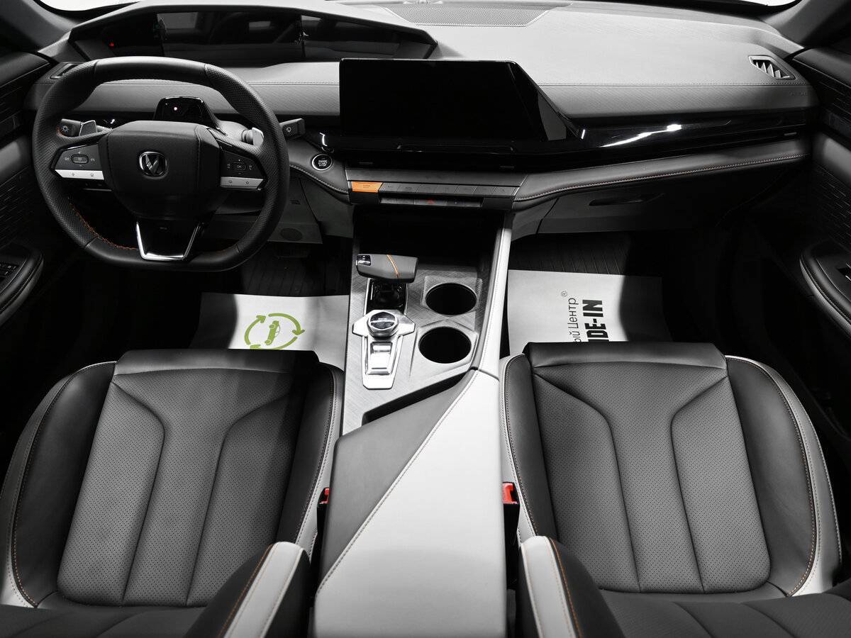 Changan UNI-V с пробегом — 2023 год. Фото: #9