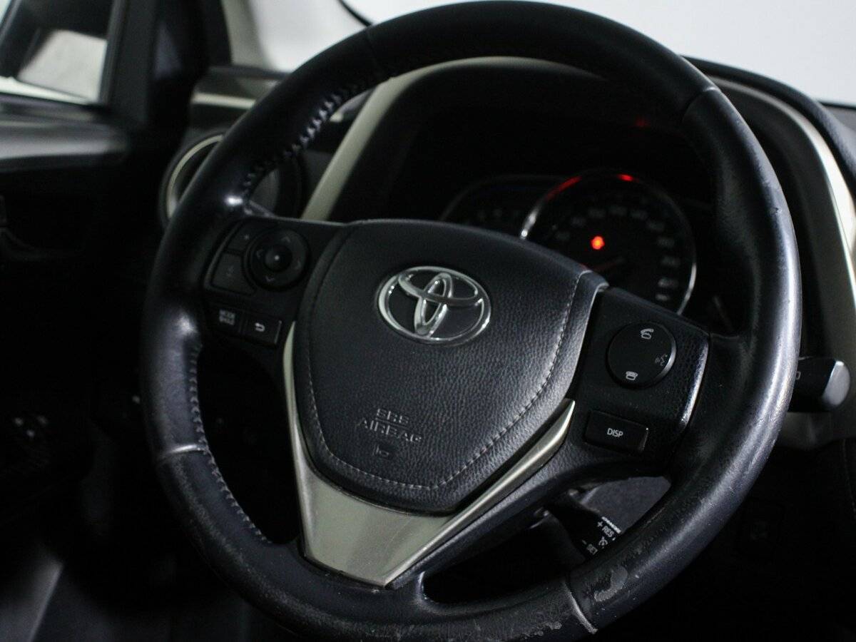 Toyota RAV4 с пробегом — 2013 год. Фото: #19