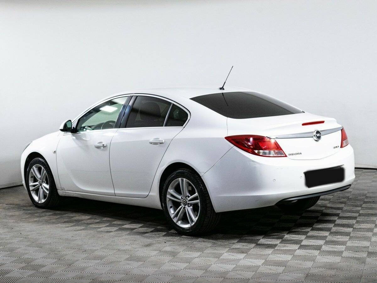 Opel Insignia с пробегом — 2012 год. Фото: #6