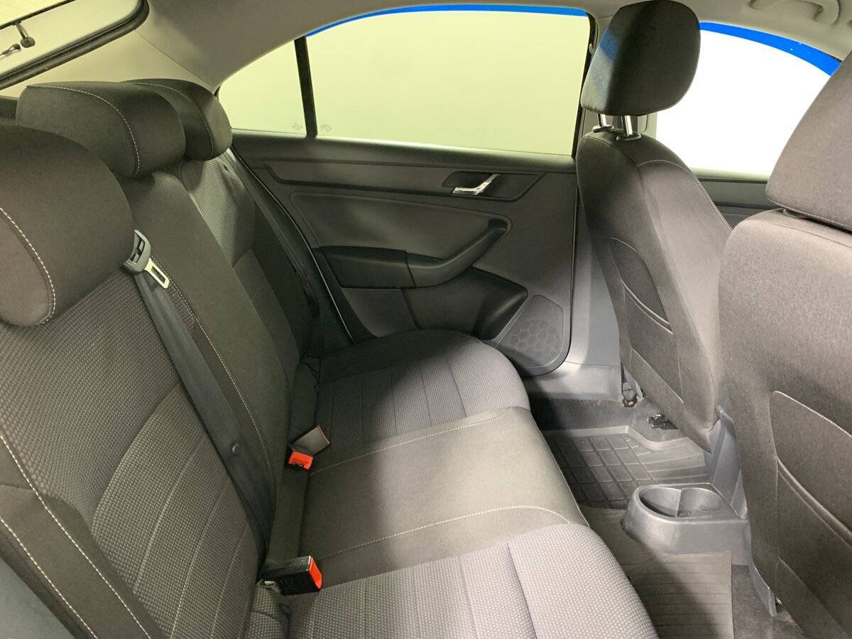 Skoda Rapid с пробегом — 2015 год. Фото: #16