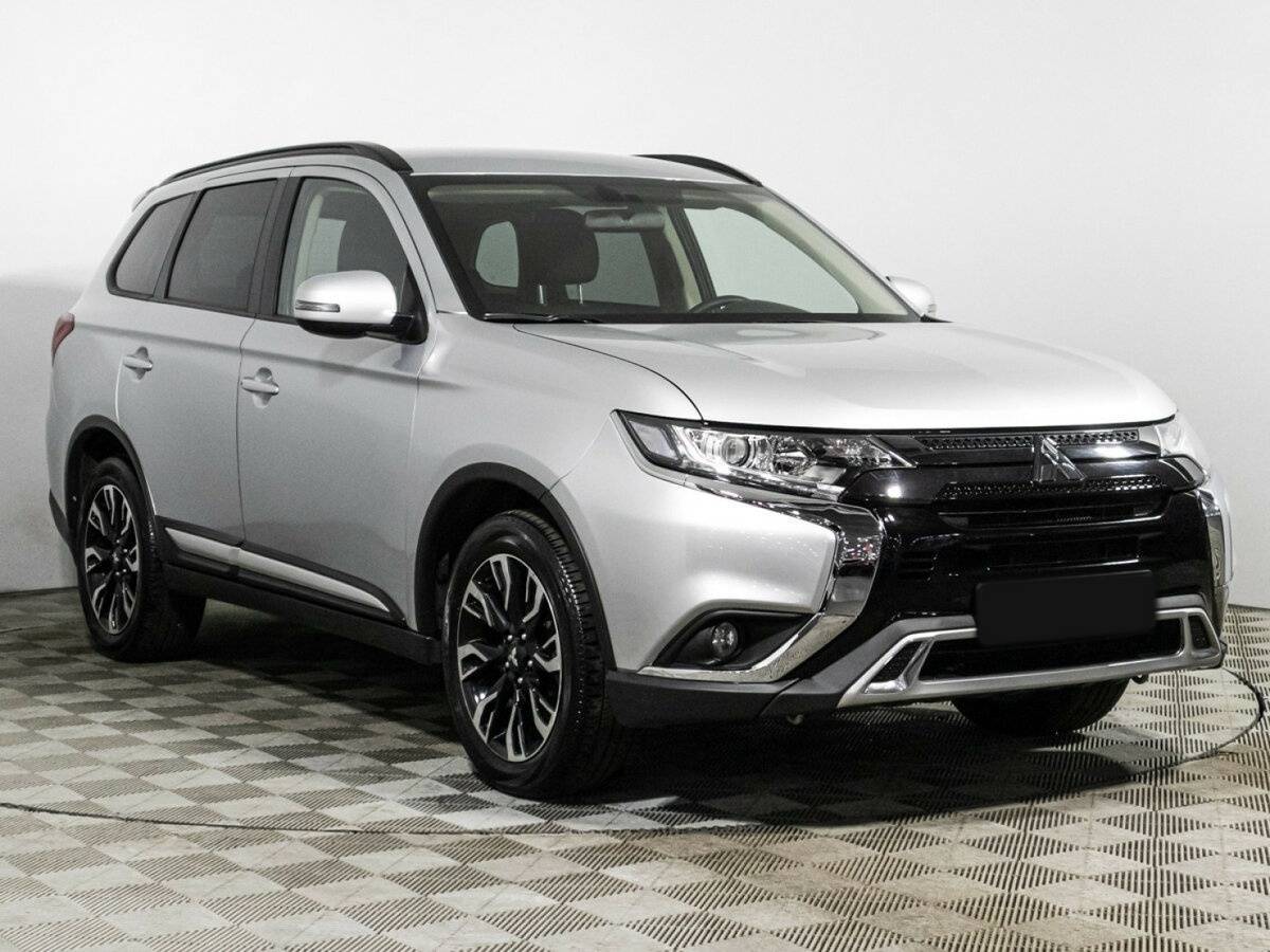 Mitsubishi Outlander с пробегом — 2022 год. Фото: #2