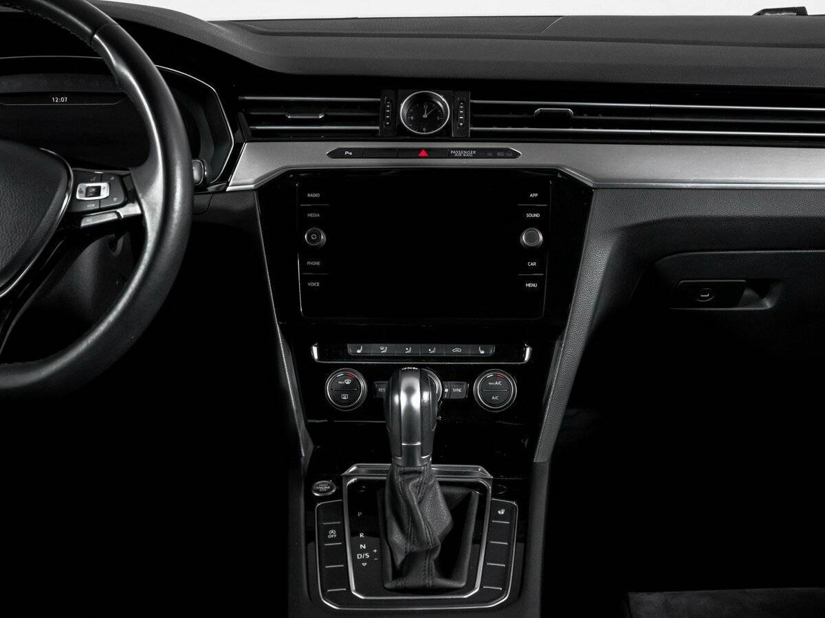 Volkswagen Passat с пробегом — 2019 год. Фото: #12